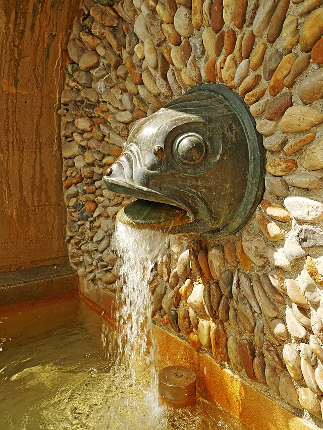 Strudlhofstiege Brunnen (Foto: Wikimedia Commons)
