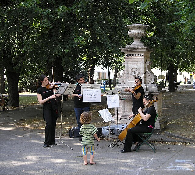Musik im Alten AKH Campus (Foto: Wikimedia Commons)