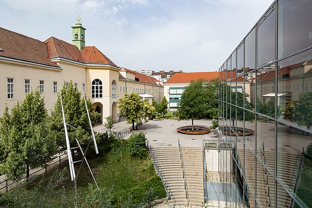 Uni Campus im Alten AKH in Wien (Foto: WikiMedia Commons)