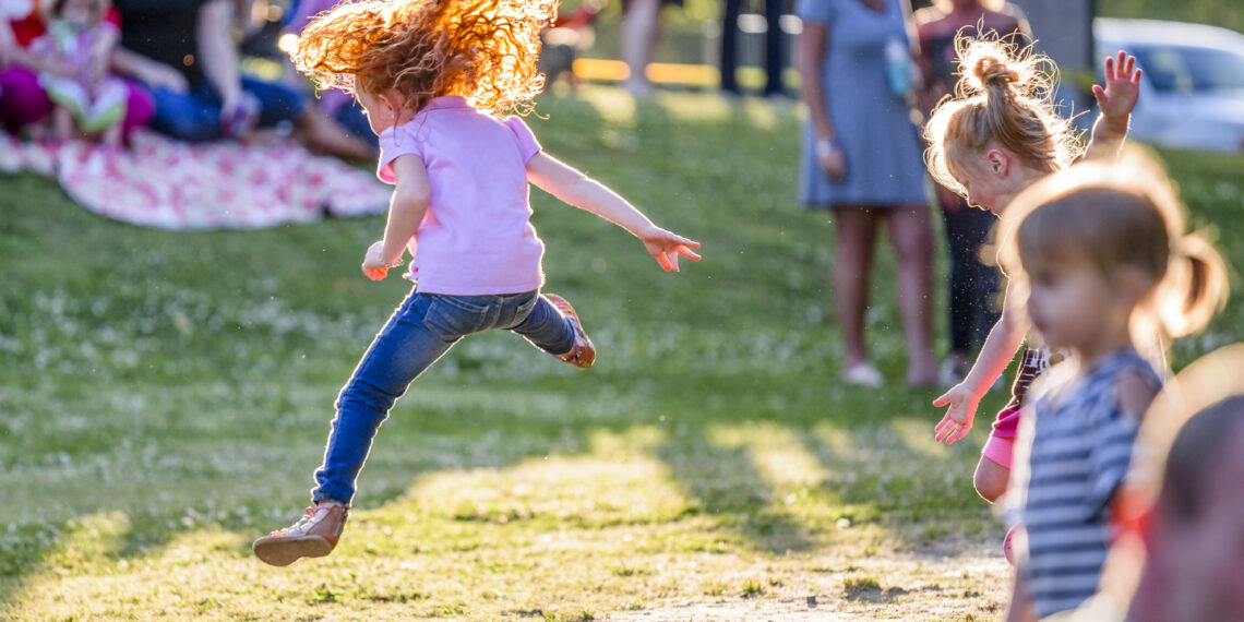 spielende Kinder